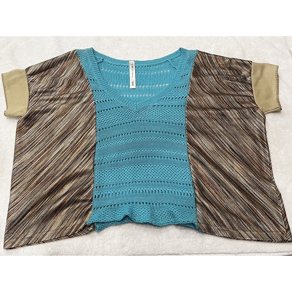 The Morgan Factory Women's Mixed Fabric Crochet Top‎ Size S/M Oversized